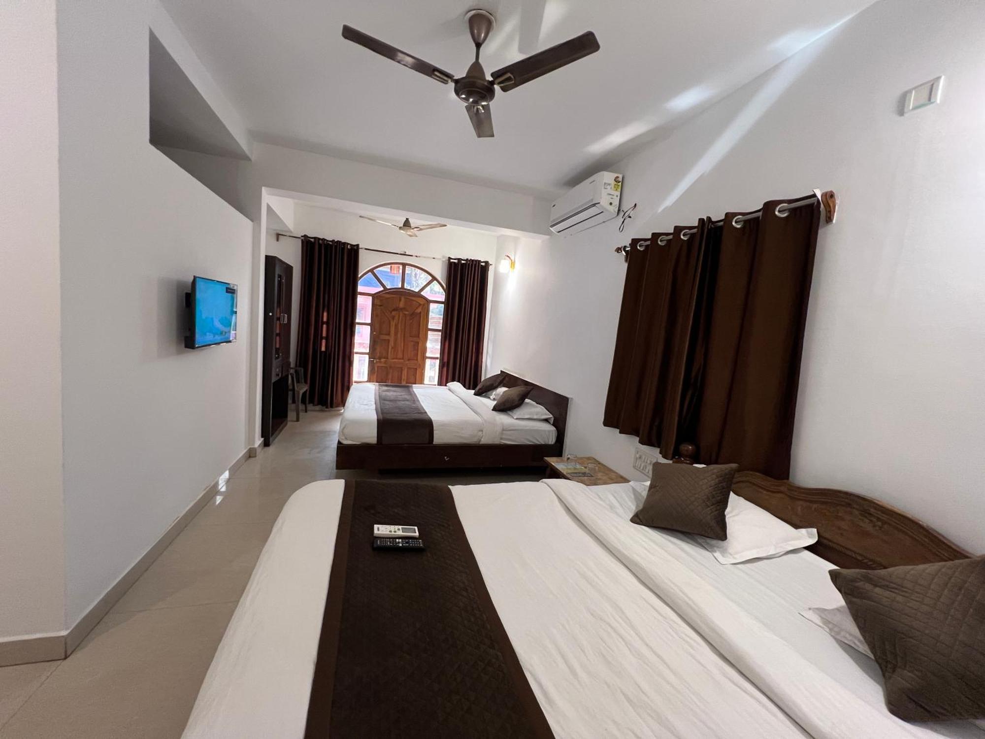 Aura Rooms & Swimming Pool, Calangute Exterior foto